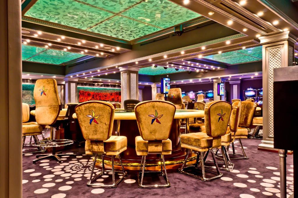 Savannah Hotel & Casino パラマリボ エクステリア 写真