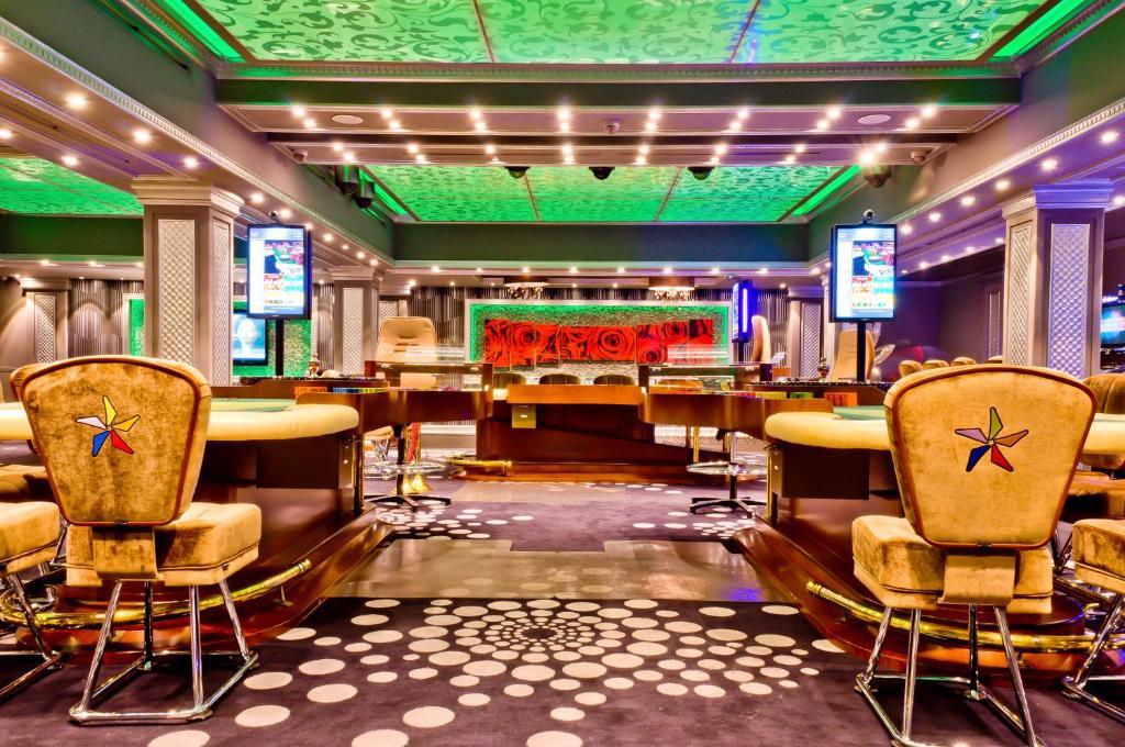 Savannah Hotel & Casino パラマリボ エクステリア 写真