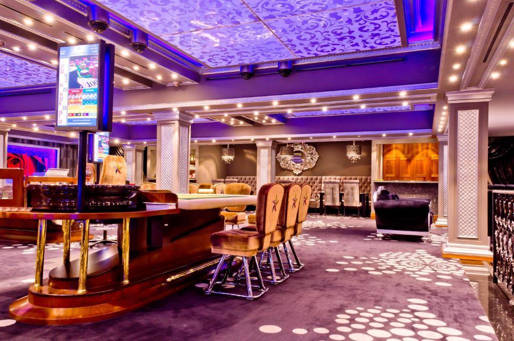 Savannah Hotel & Casino パラマリボ エクステリア 写真