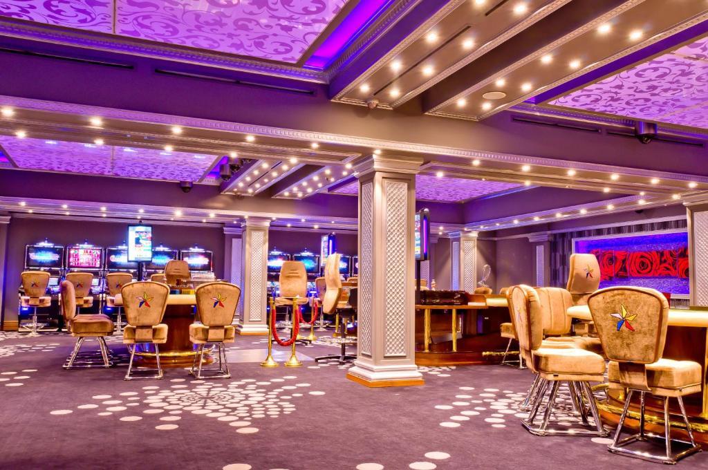 Savannah Hotel & Casino パラマリボ エクステリア 写真