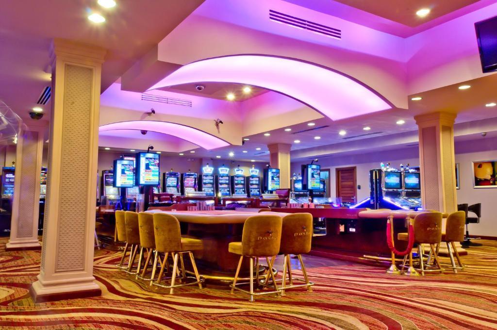 Savannah Hotel & Casino パラマリボ エクステリア 写真