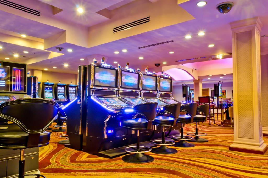 Savannah Hotel & Casino パラマリボ エクステリア 写真