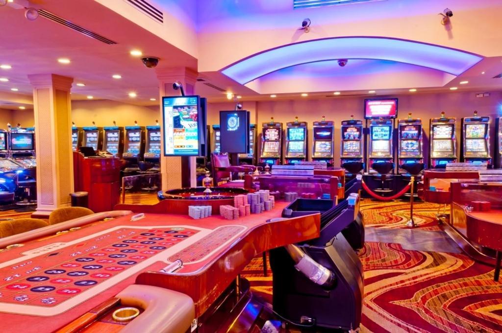 Savannah Hotel & Casino パラマリボ エクステリア 写真